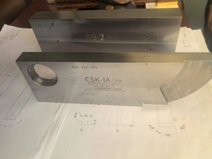 Betriebsschulung für das neu erworbene Ultraschall-Fehlerprüfgerät bei Qingdao Liweiyuan Steel Structure.